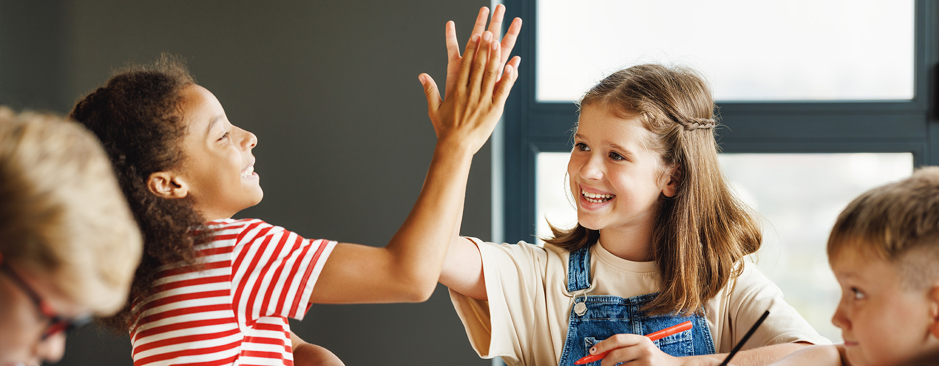 Kinder Gemeinschaft Slider